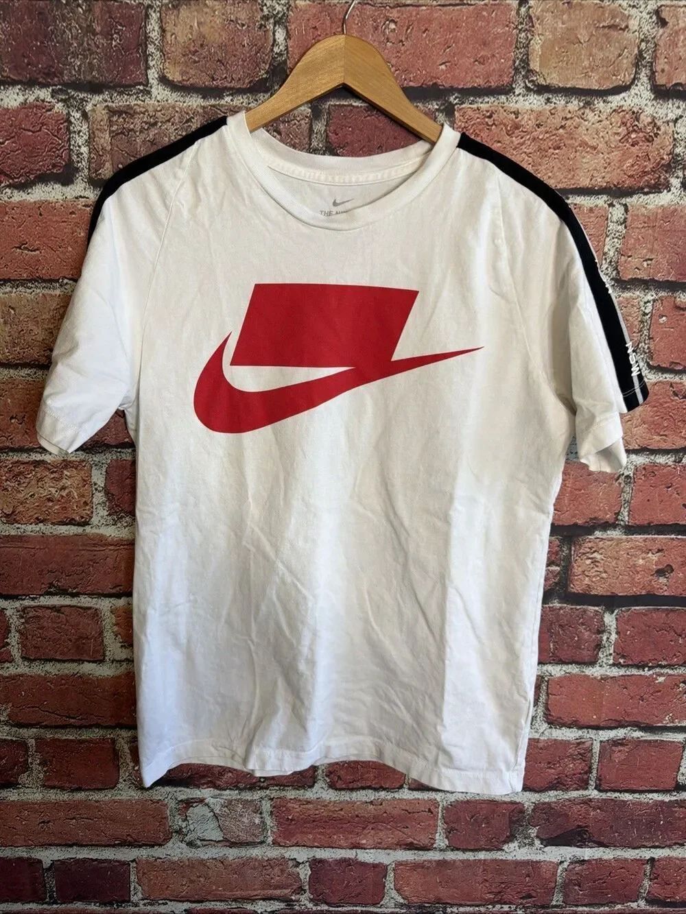 Nike Sportswear Shirt Mens Medium White Blank Logo Crew Neck Short Sleeve Tee